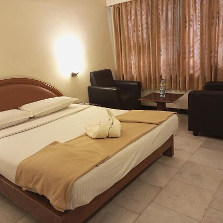 Senthil Residency Otel Dindigul Dış mekan fotoğraf