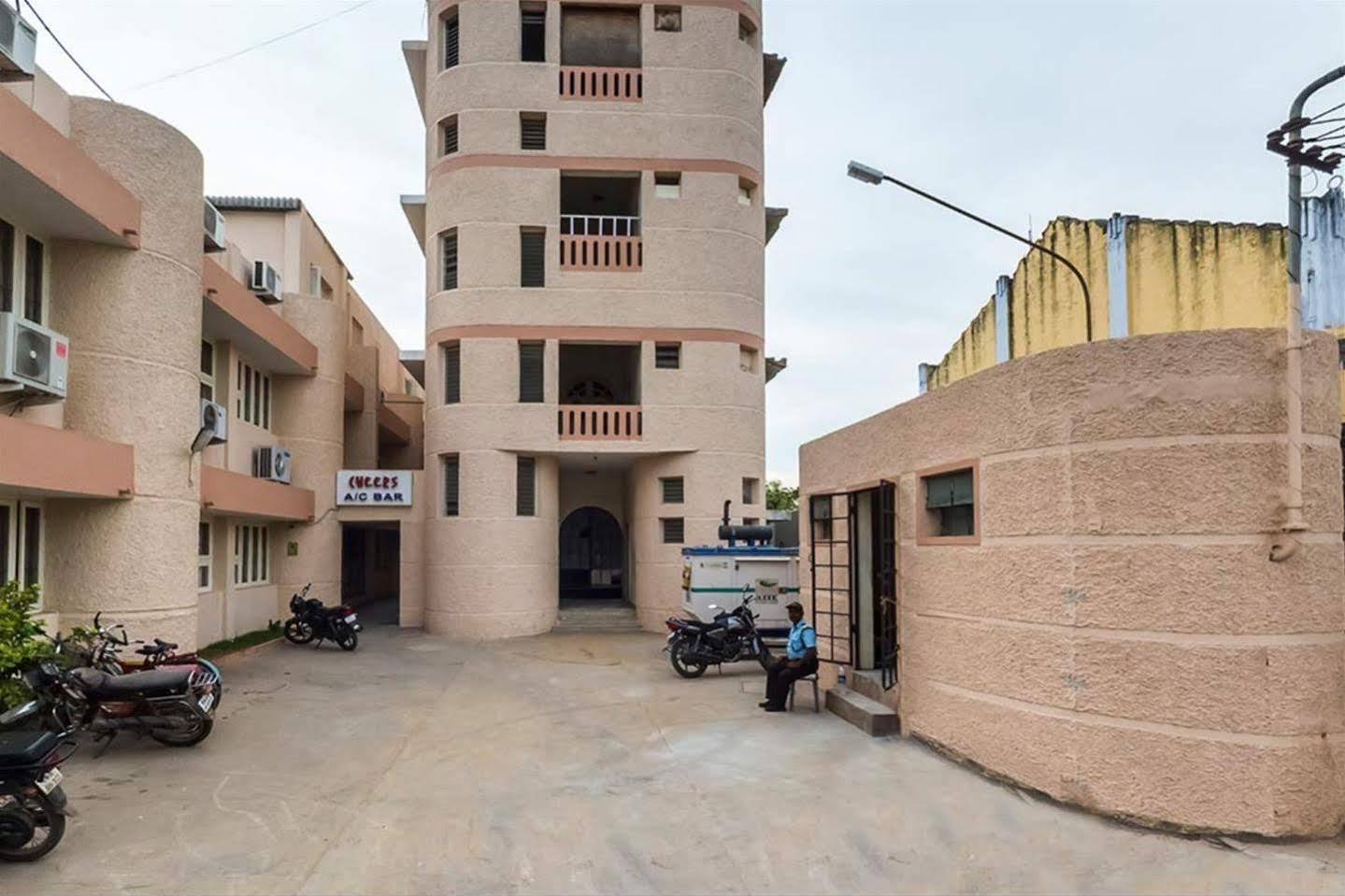 Senthil Residency Otel Dindigul Dış mekan fotoğraf