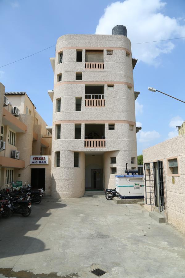 Senthil Residency Otel Dindigul Dış mekan fotoğraf